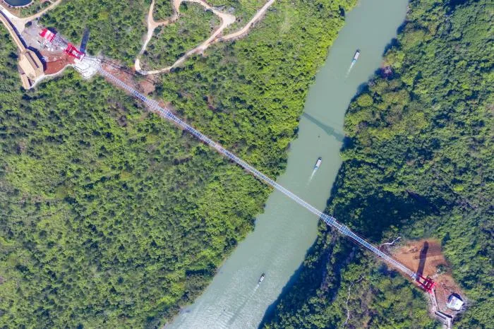 BIM建筑|苍宇镜廊，湟川三峡擎天玻璃桥 / 浙江大学建筑设计研究院