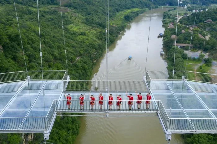 BIM建筑|苍宇镜廊，湟川三峡擎天玻璃桥 / 浙江大学建筑设计研究院