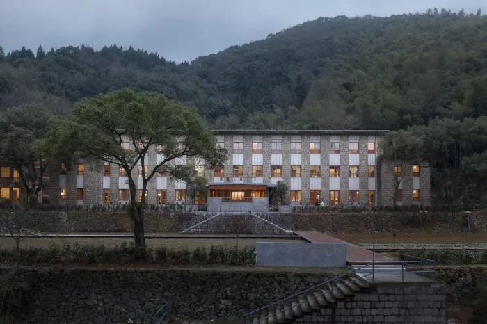 BIM建筑|勤勇小学民宿 / 旭可建筑