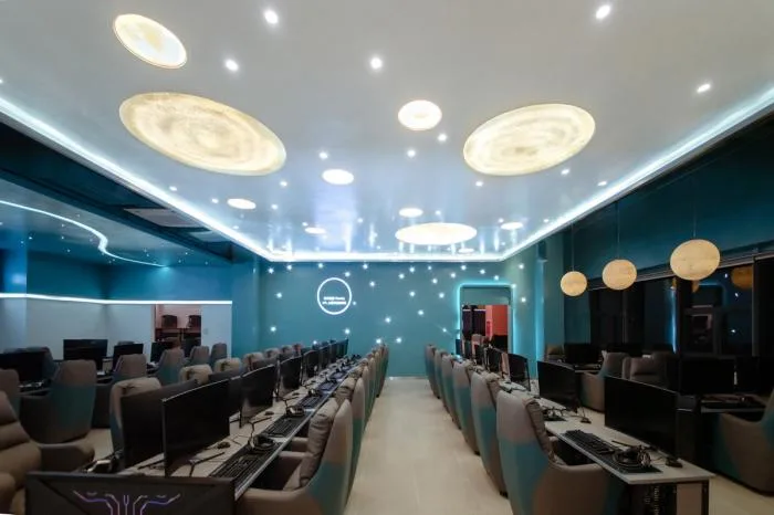 BIM建筑|星空网咖 / 平介设计