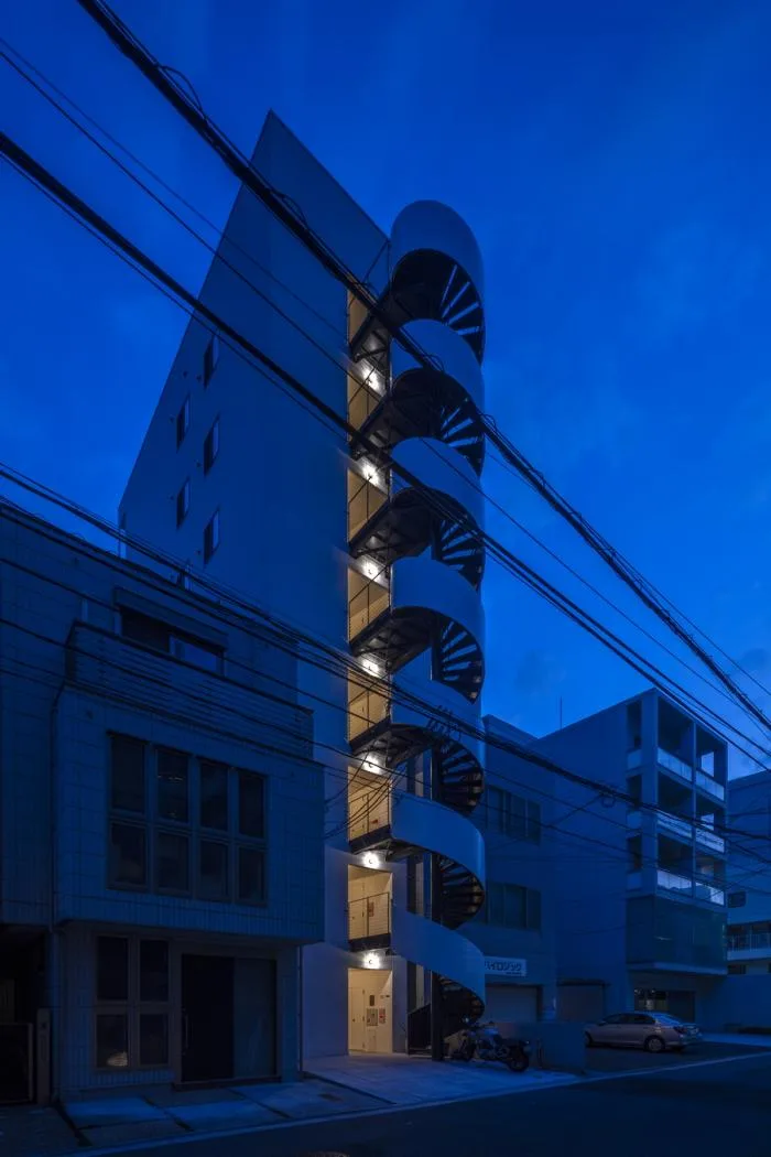 BIM建筑|广岛“螺旋”酒店，挑战35㎡场地的狭长极限 / CAPD