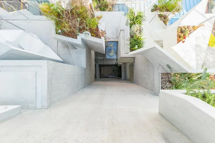 BIM建筑|像树一样生长延伸：日本丰岛画廊住宅 / 平田晃久建筑事务所