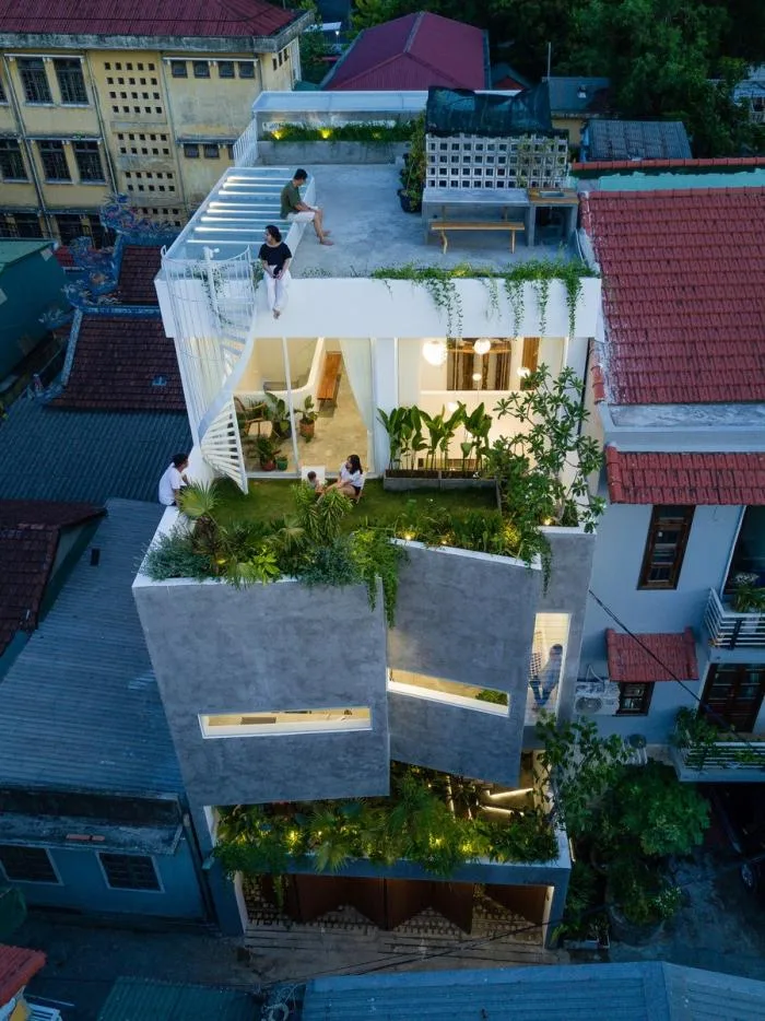 BIM建筑|与自然共居，越南百叶窗住宅 / Limdim House Studio