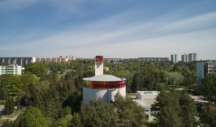 BIM建筑|上帝的触摸，捷克彩虹教堂“Beatified Restituta” / Atelier Stepan