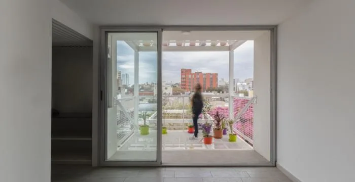 BIM建筑|卡塔马卡公寓，以诗与艺术点缀空白 / Carlos Alejandro Ciravegna