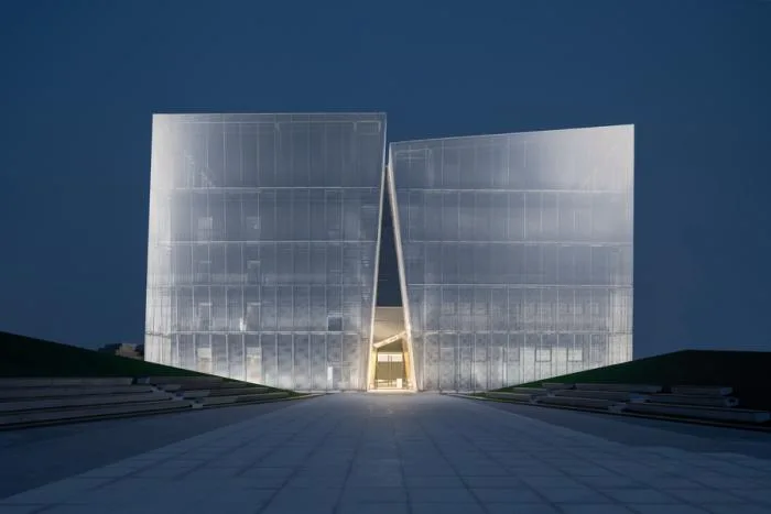 BIM建筑|荒野上的汉白玉——水发·信息小镇产业展示中心 / aoe|事建组