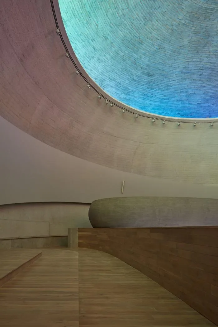 BIM建筑|上帝的触摸，捷克彩虹教堂“Beatified Restituta” / Atelier Stepan