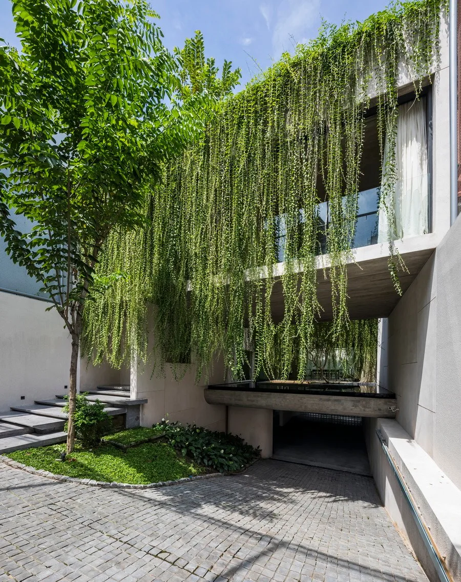 BIM建筑|越南Tan Dinh住宅，简居于“桥上” / MIA Design Studio