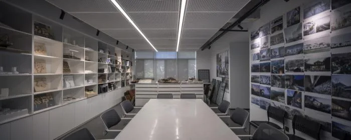 BIM建筑|生长的黑盒子：从封闭校园到开放办公 / gad · line+ studio