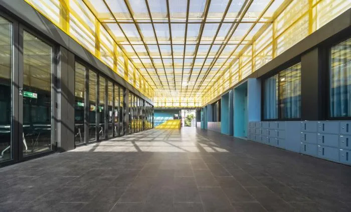 BIM建筑|深圳罗湖翠园中学东晓校区腾挪学校 / 深圳大学 何川建筑工作室