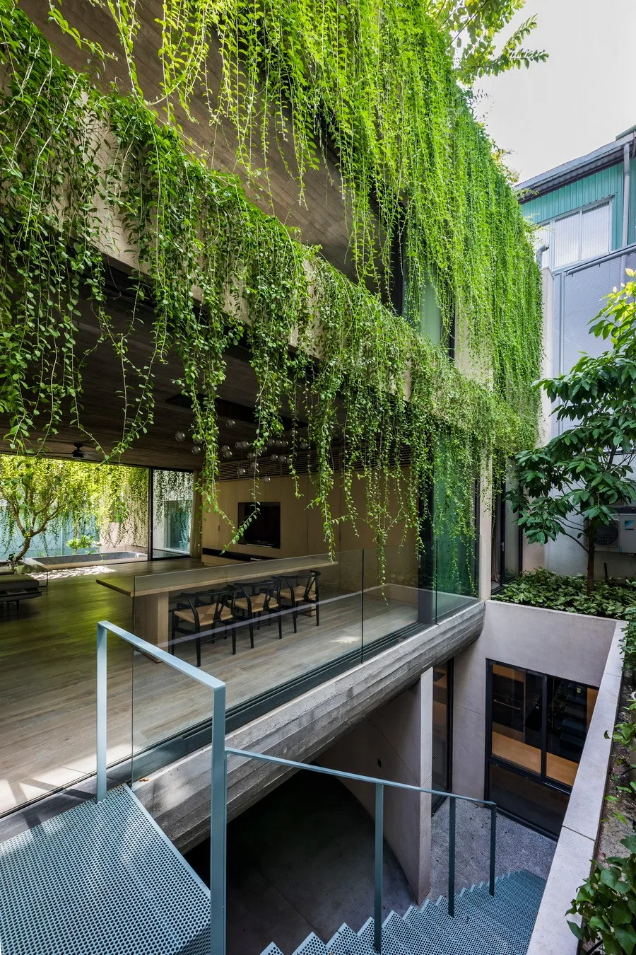 BIM建筑|越南Tan Dinh住宅，简居于“桥上” / MIA Design Studio