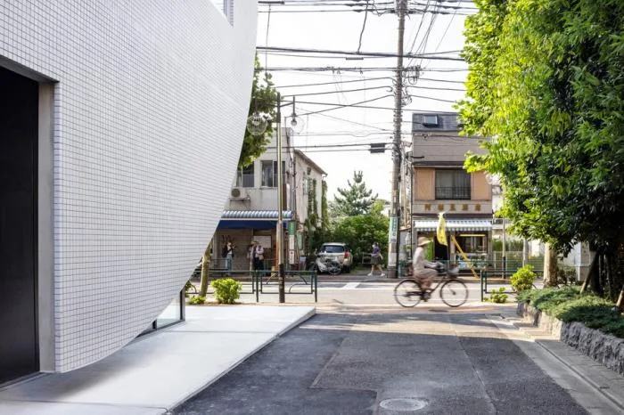 BIM建筑|新宿灯塔宅，消弥公共与私密的界线 / YSLA Architects