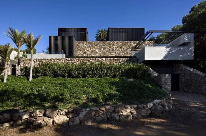 BIM建筑|新西兰依山傍水的石头屋子