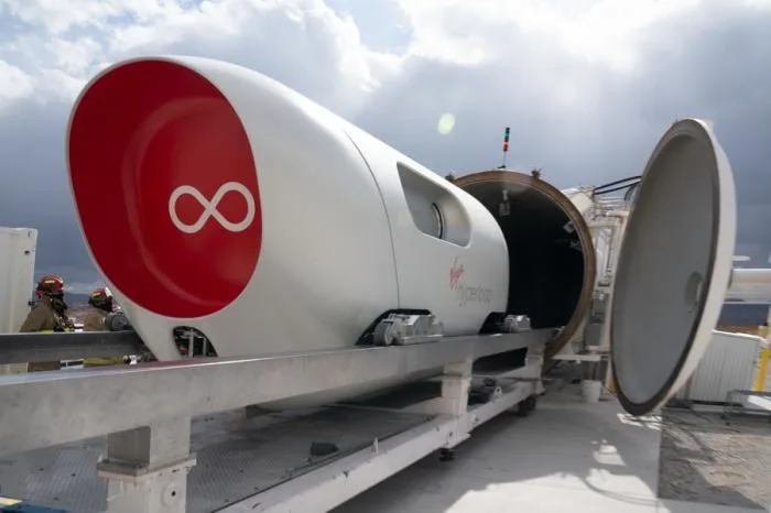 BIM建筑|BIG和Kilo设计的维珍超回路列车“飞马号”吊舱首次搭载乘客