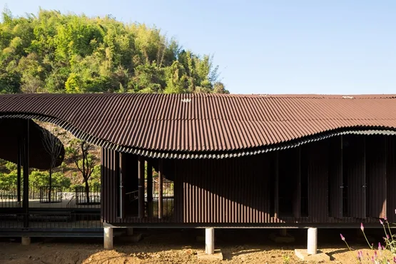 BIM建筑|越南农村建造波状屋顶幼儿园