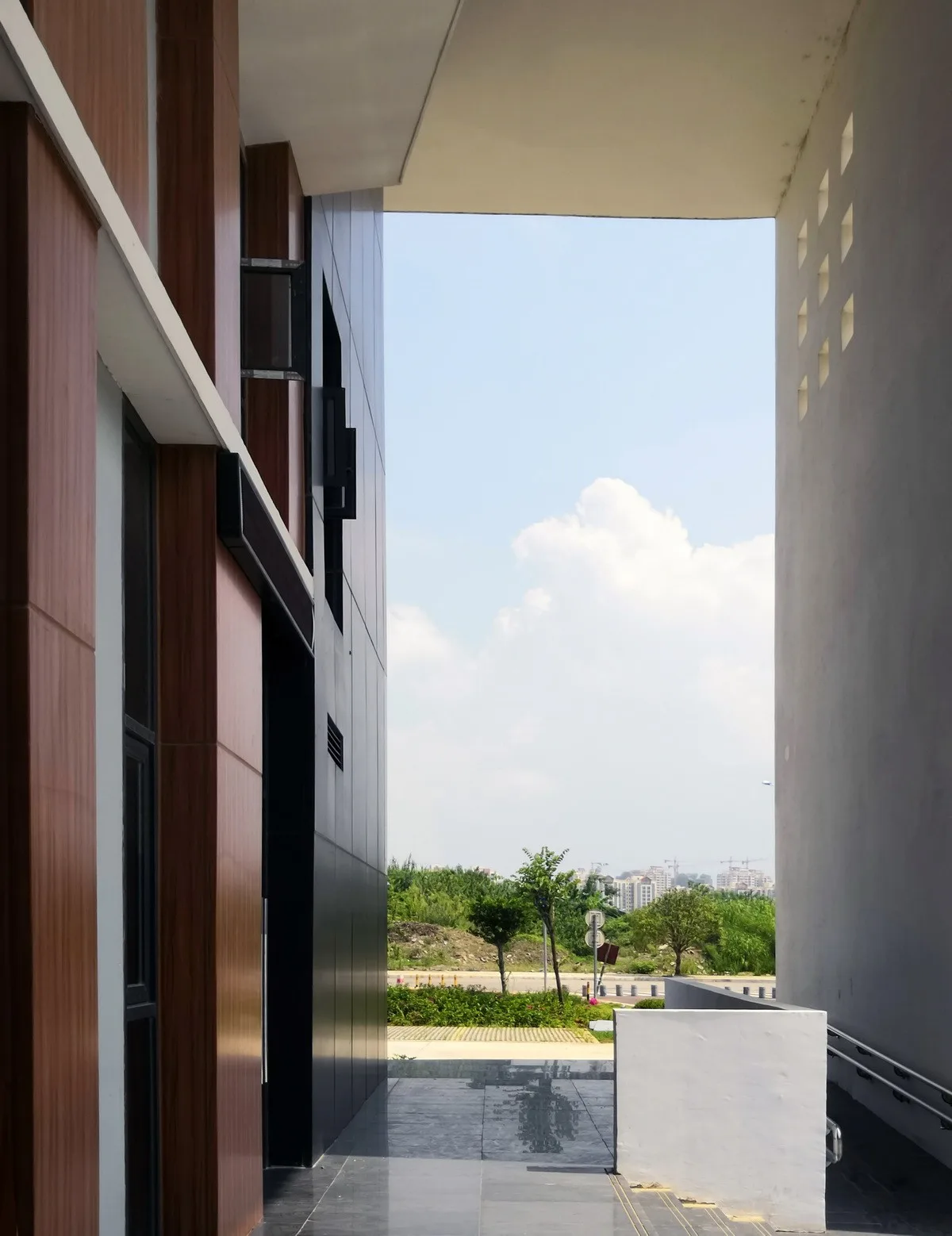 BIM建筑|广西贺州市.平桂档案馆——简洁至上 / 广西中盛建筑设计有限公司