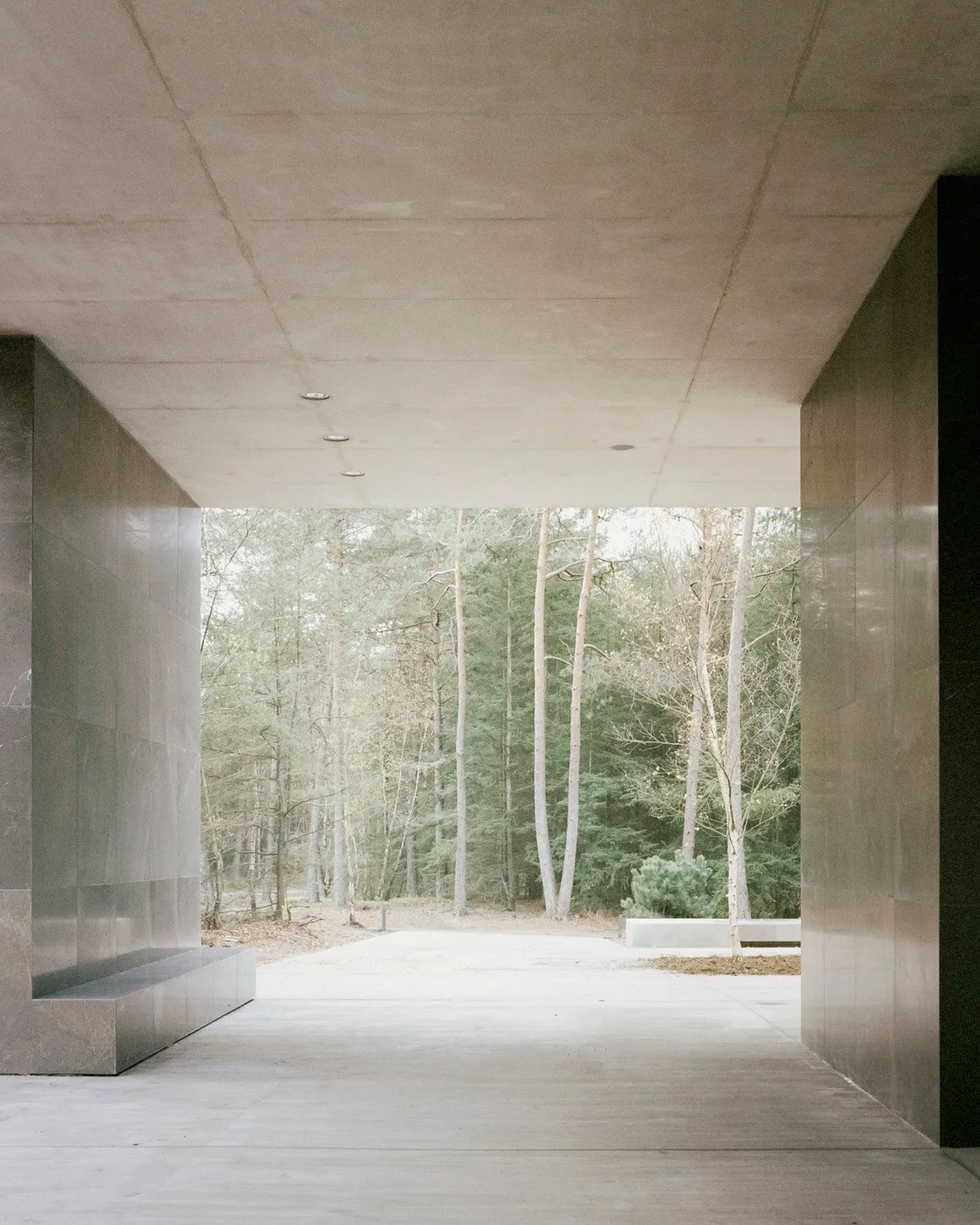 BIM建筑|荷兰受害者纪念堂“卢嫩馆”，消隐而平和 / KAAN Architecten
