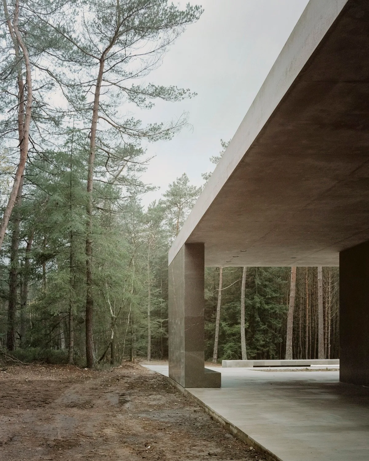 BIM建筑|荷兰受害者纪念堂“卢嫩馆”，消隐而平和 / KAAN Architecten