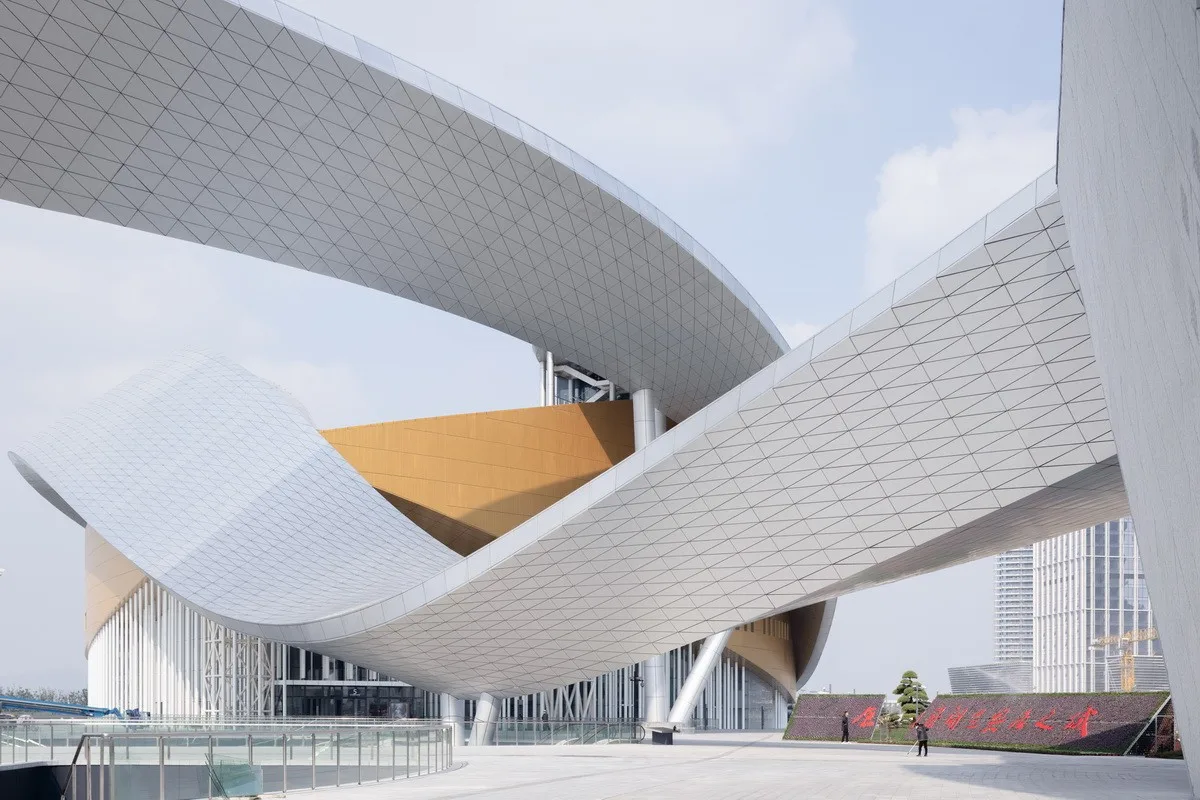 BIM建筑|苏州湾大剧院：太湖之畔的“飘带” / 克里斯蒂安·德·包赞巴克