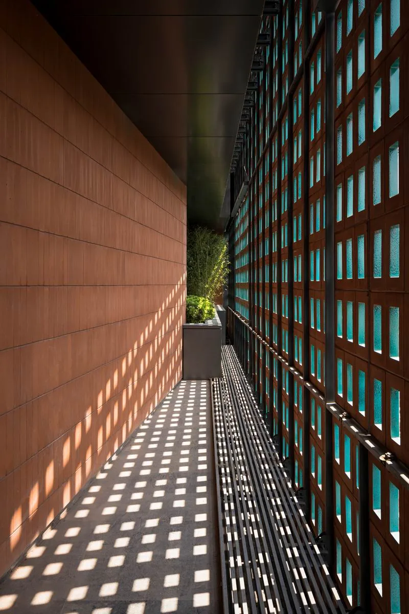 BIM建筑|砖石结构像素化装饰 | 谢里夫理工大学办公楼