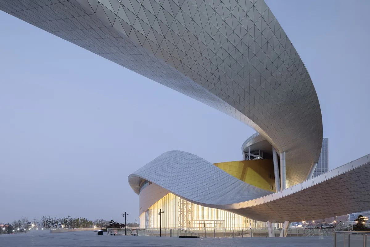 BIM建筑|苏州湾大剧院：太湖之畔的“飘带” / 克里斯蒂安·德·包赞巴克