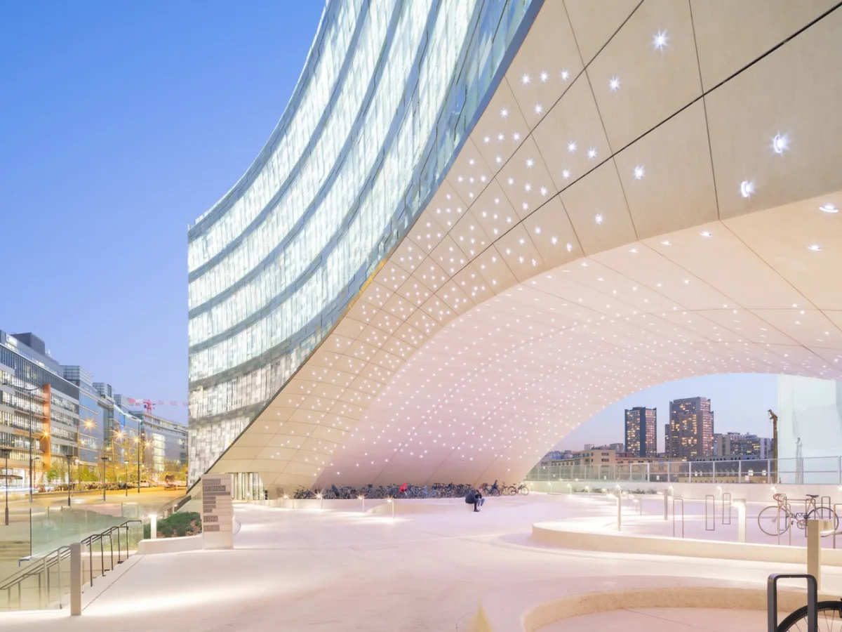 BIM建筑|挪威事务所Snøhetta将雪一般的建筑搬到了巴黎 | 世界报巴黎总部
