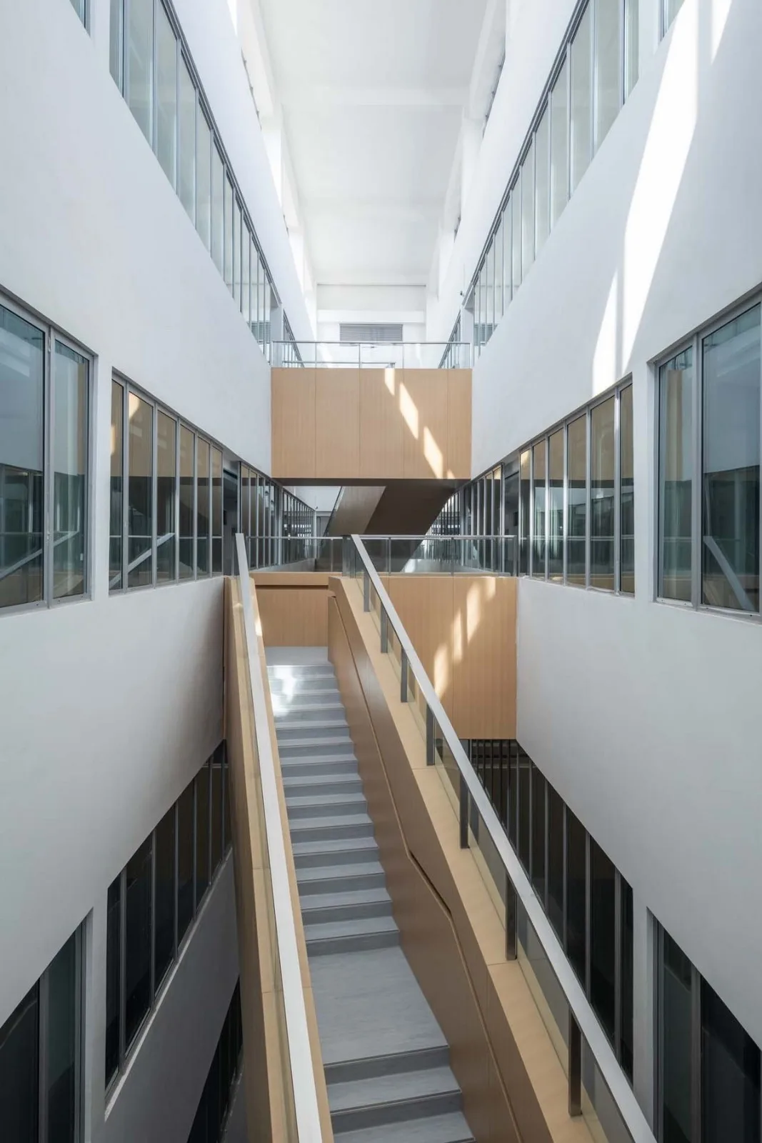 BIM建筑|华东师范大学第二附属中学前滩学校及冰厂田前滩幼儿园 / 致正建筑工作室+大正建筑事务所
