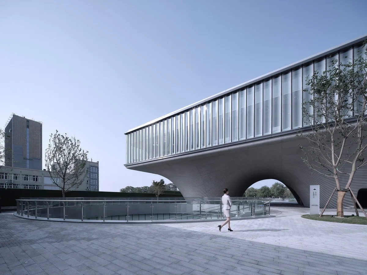 BIM建筑|漂浮之门——西安沣东新城莱安社区中心 / EID Architecture
