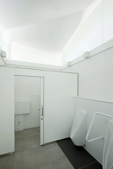 BIM建筑|槙文彦设计“愉快屋顶”厕所