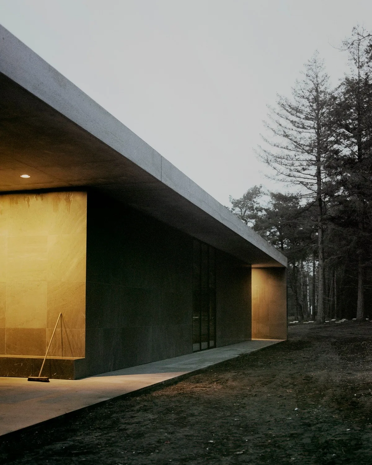 BIM建筑|荷兰受害者纪念堂“卢嫩馆”，消隐而平和 / KAAN Architecten