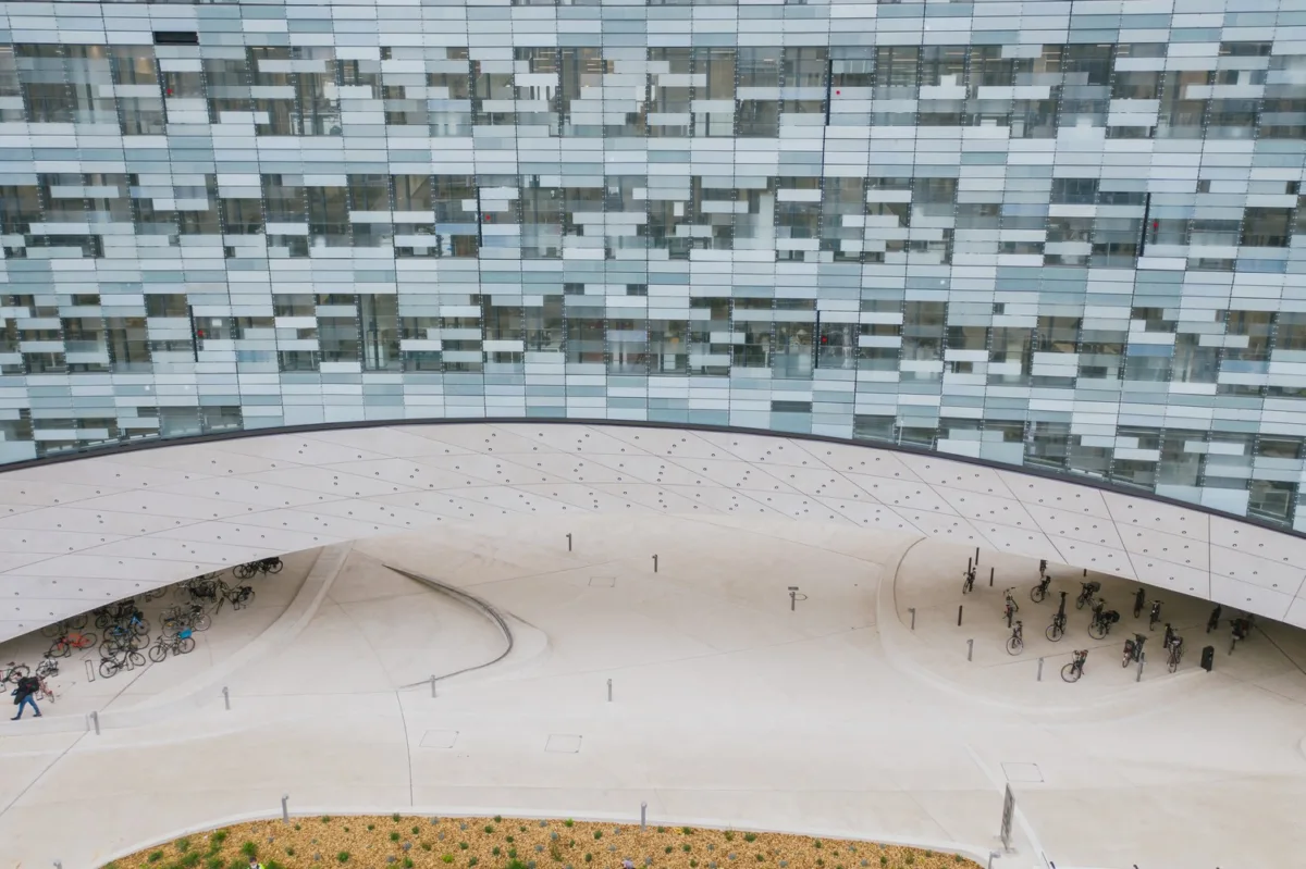 BIM建筑|挪威事务所Snøhetta将雪一般的建筑搬到了巴黎 | 世界报巴黎总部