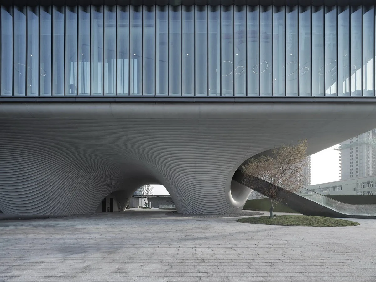 BIM建筑|漂浮之门——西安沣东新城莱安社区中心 / EID Architecture