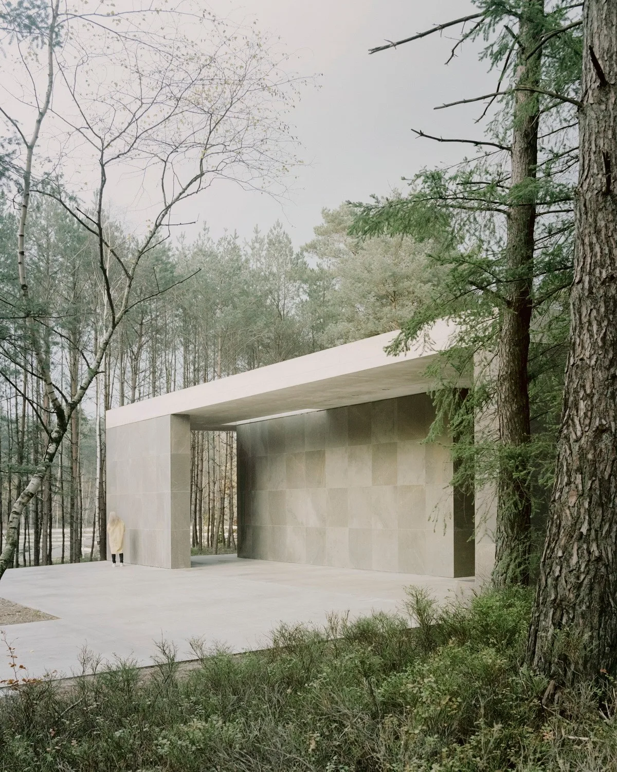 BIM建筑|荷兰受害者纪念堂“卢嫩馆”，消隐而平和 / KAAN Architecten