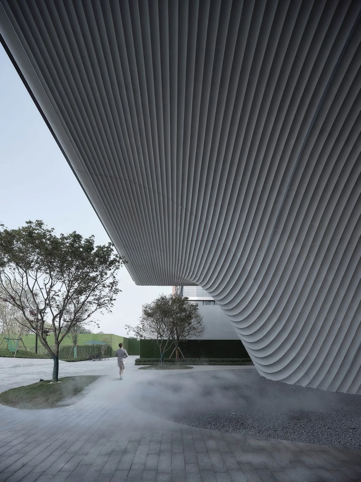 BIM建筑|漂浮之门——西安沣东新城莱安社区中心 / EID Architecture