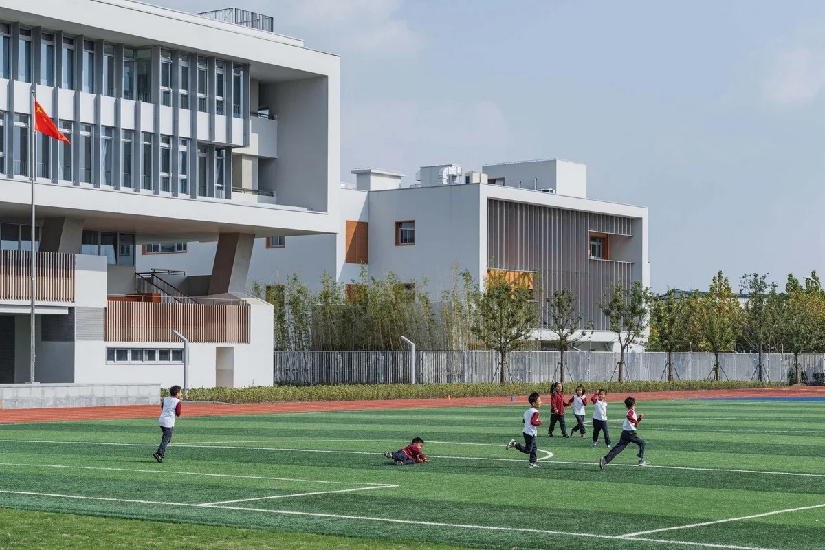 BIM建筑|华东师范大学第二附属中学前滩学校及冰厂田前滩幼儿园 / 致正建筑工作室+大正建筑事务所