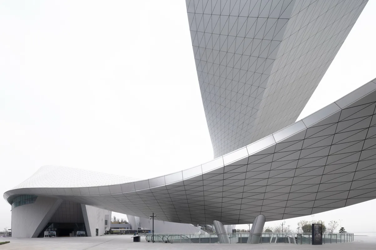 BIM建筑|苏州湾大剧院：太湖之畔的“飘带” / 克里斯蒂安·德·包赞巴克