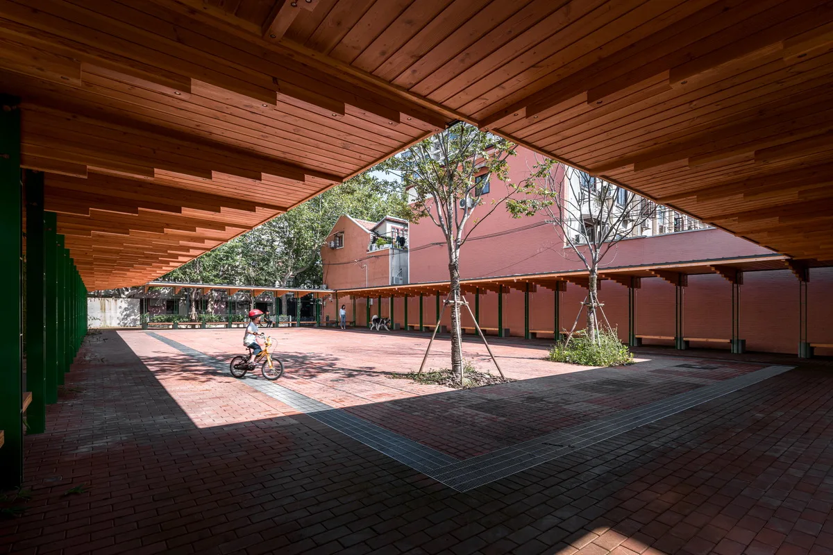 BIM建筑|上海永嘉路口袋广场 / 上海阿科米星建筑设计事务所