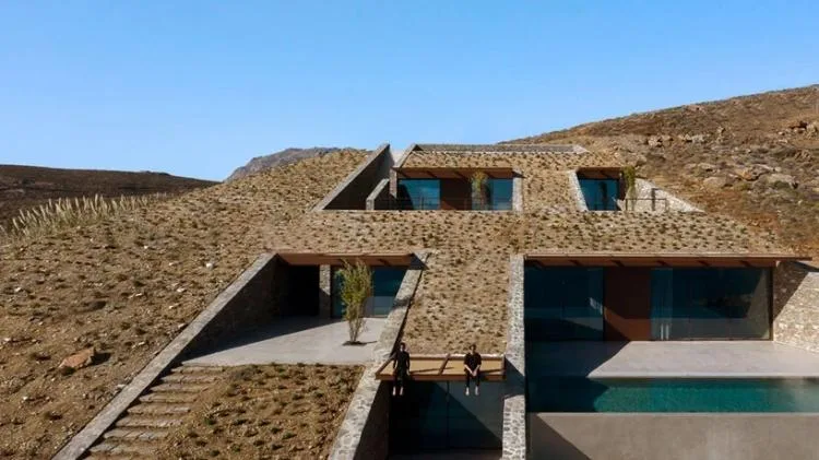 BIM建筑|嵌入地下的“洞穴”住宅，希腊 / Mold Architects