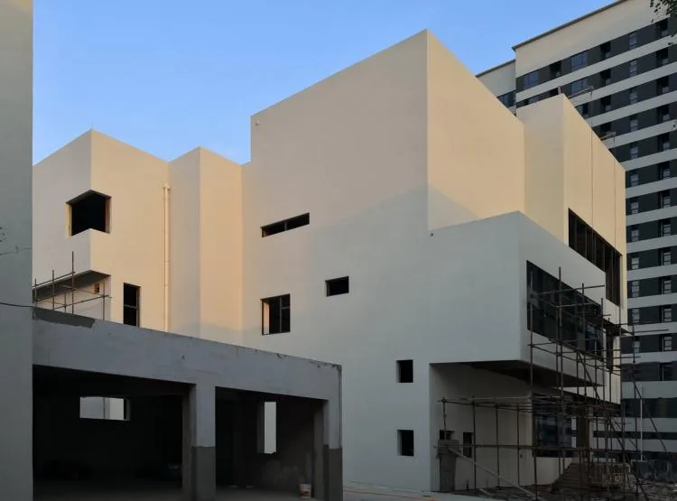 BIM建筑|夹缝中自然生长：中国.葫芦岛德邻堂产业楼设计实践 / DJ+建筑设计事务所