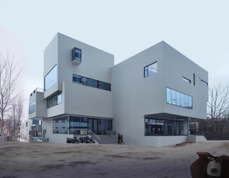 BIM建筑|夹缝中自然生长：中国.葫芦岛德邻堂产业楼设计实践 / DJ+建筑设计事务所
