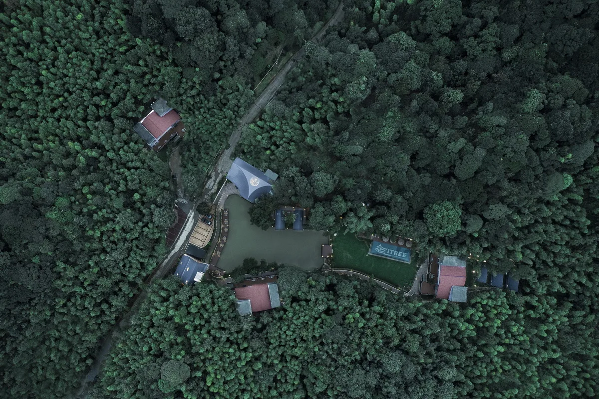 BIM建筑|南昆秘境艺术餐厅 / 城外建筑
