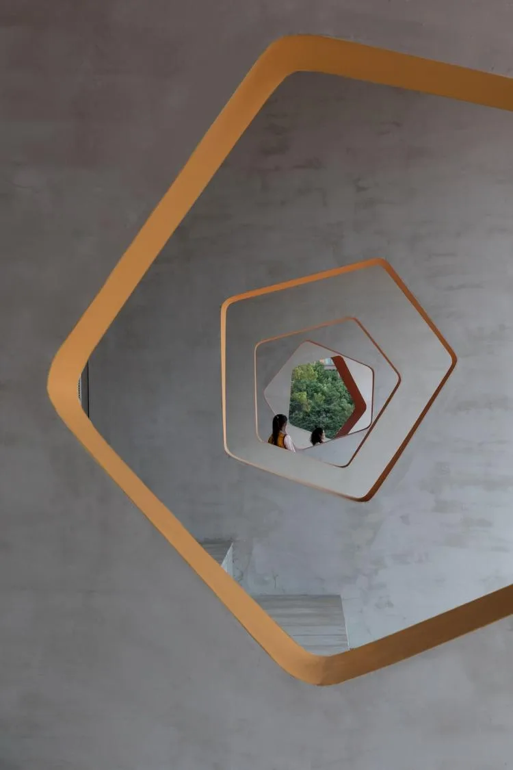 BIM建筑|秩序的启迪——上海市高安路第一小学华展校区 / 山水秀建筑事务所