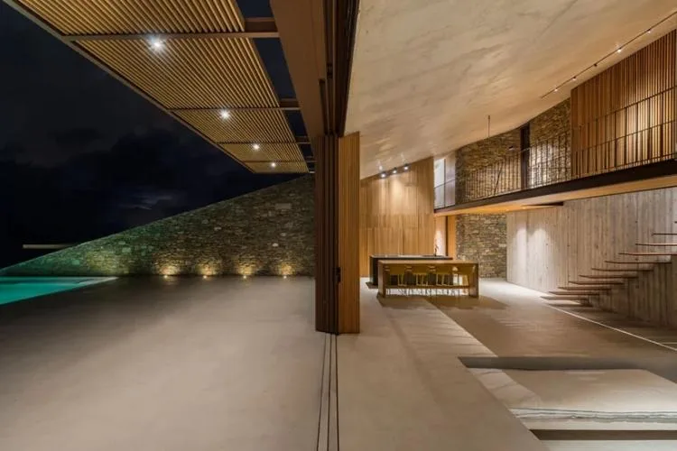 BIM建筑|嵌入地下的“洞穴”住宅，希腊 / Mold Architects