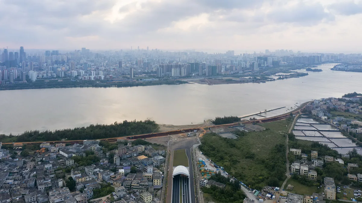 BIM建筑|海口文明东隧道光过渡设计：优雅纯洁的白色贝壳 / 槃达中国