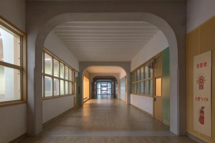 BIM建筑|秩序的启迪——上海市高安路第一小学华展校区 / 山水秀建筑事务所