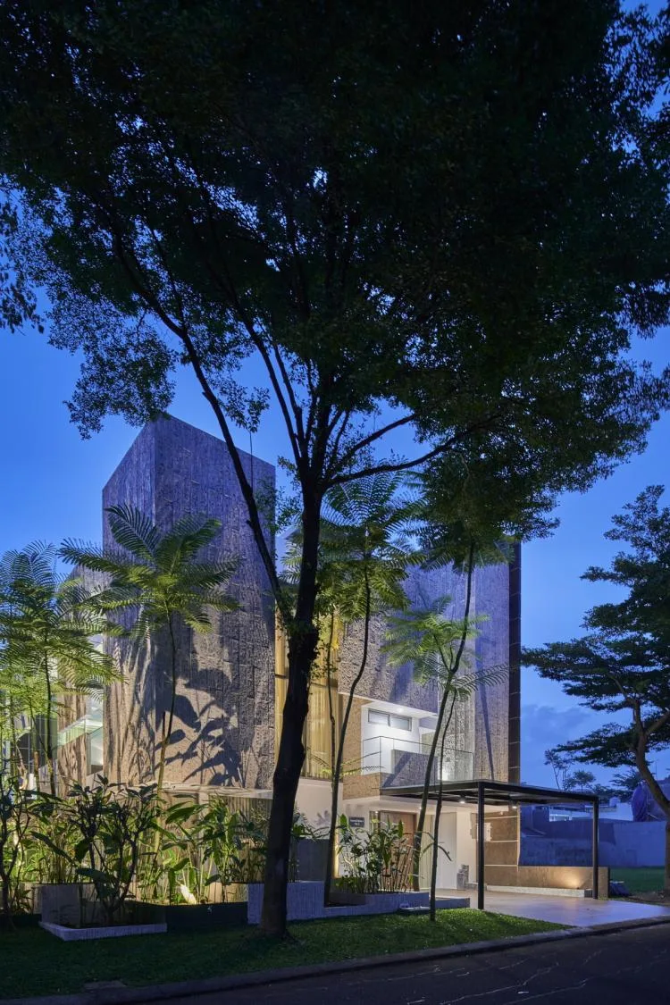 BIM建筑|印尼自然采光实验性住宅 / RAD+ar