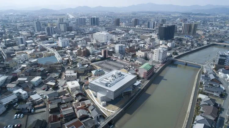BIM建筑|Librio行桥：扭转与堆叠 / 三上建筑事务所