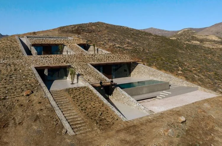 BIM建筑|嵌入地下的“洞穴”住宅，希腊 / Mold Architects