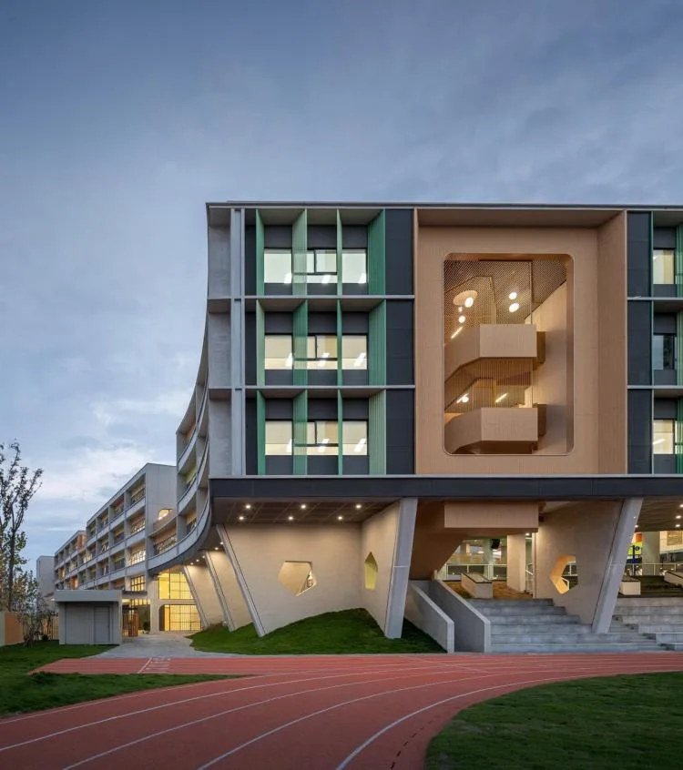 BIM建筑|秩序的启迪——上海市高安路第一小学华展校区 / 山水秀建筑事务所