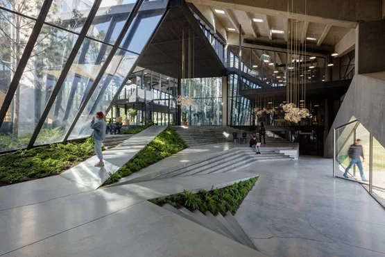 BIM建筑|乔治·赫马拉泽设计折叠混凝土咖啡厂